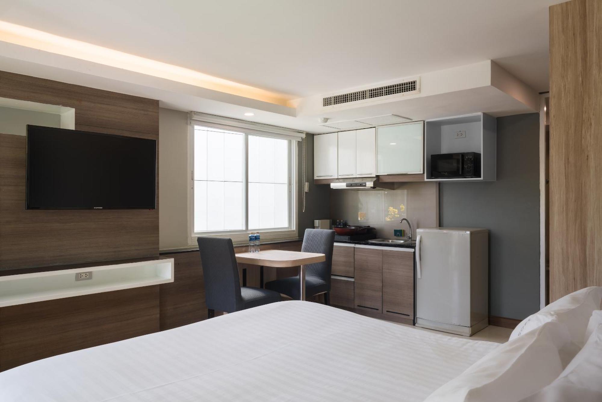 Aspira Suites Sukhumvit 20 Bangkok Exterior photo